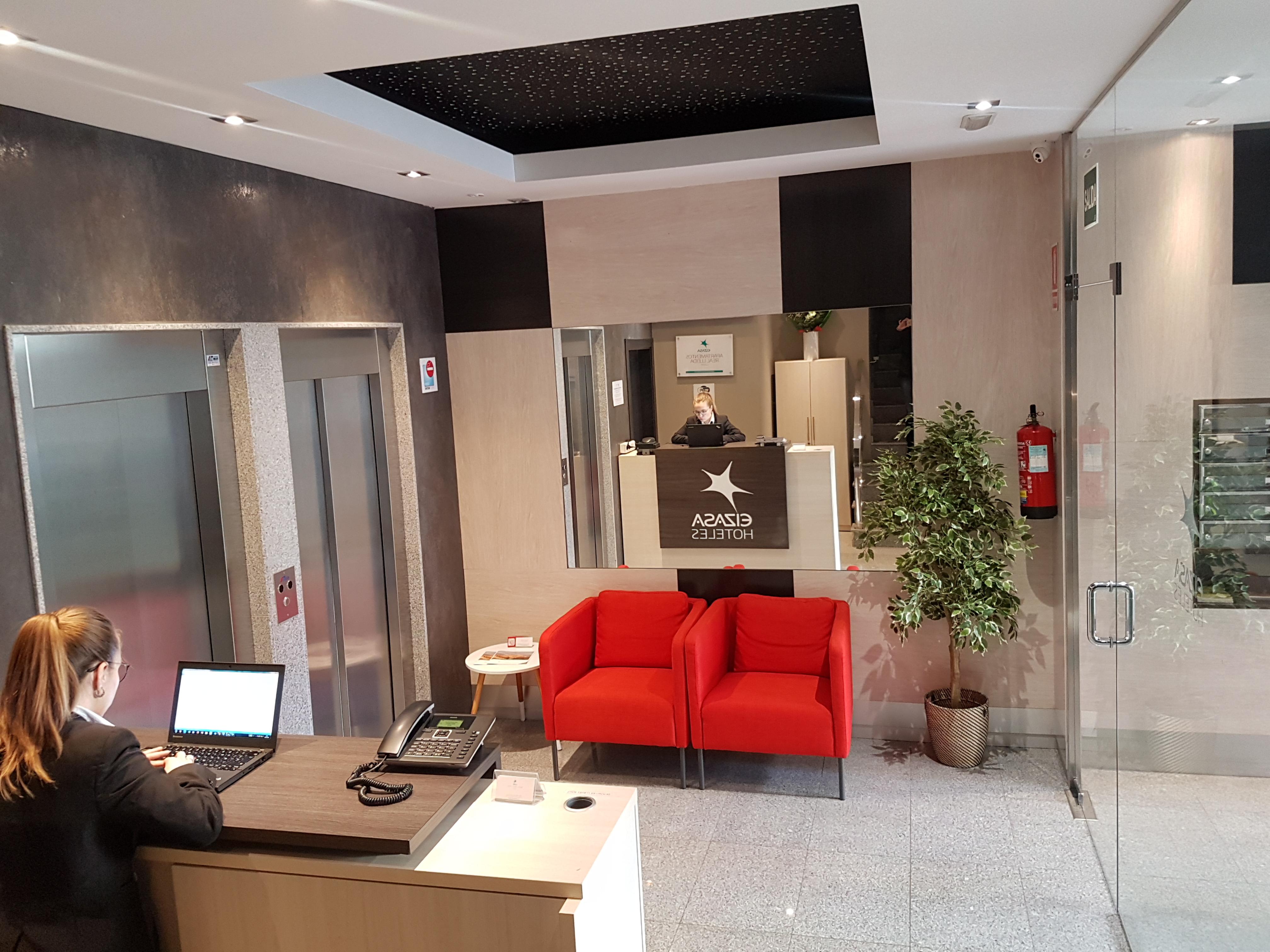Apartamentos Real Lleida Exterior foto