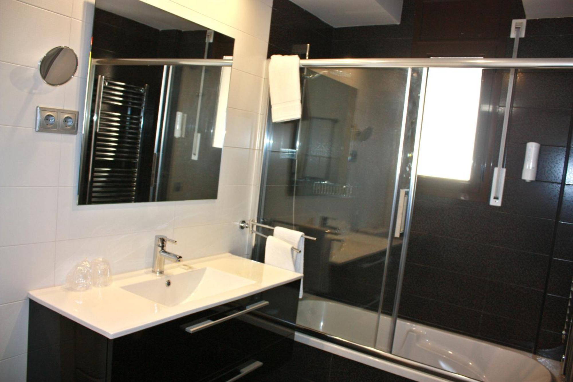 Apartamentos Real Lleida Zimmer foto